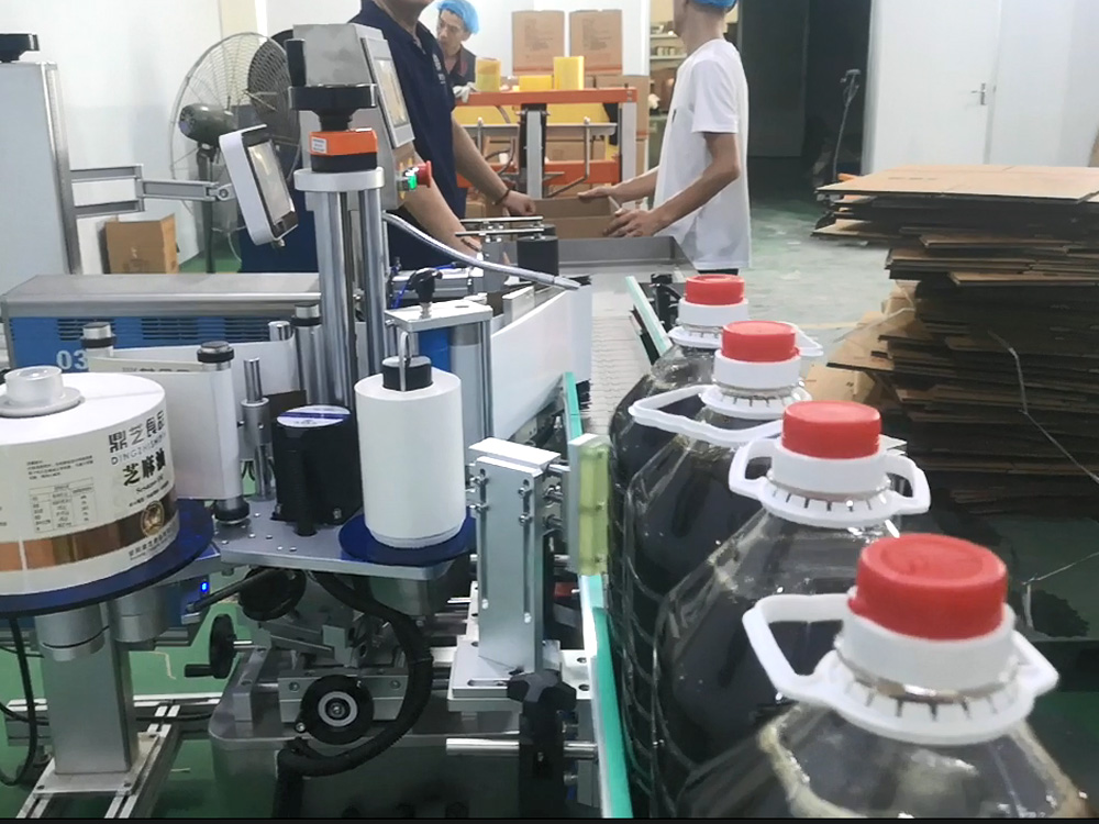 食用油灌裝生產線 食用油灌裝自動貼標