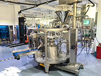 江蘇食品包裝機(jī)生產(chǎn)線實(shí)現(xiàn)零食工廠翻倍產(chǎn)能